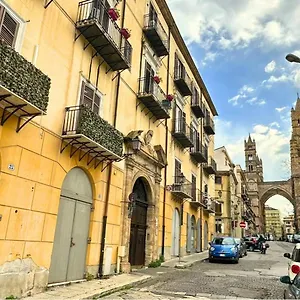 Residenza Cattedrale , Palermo Italia